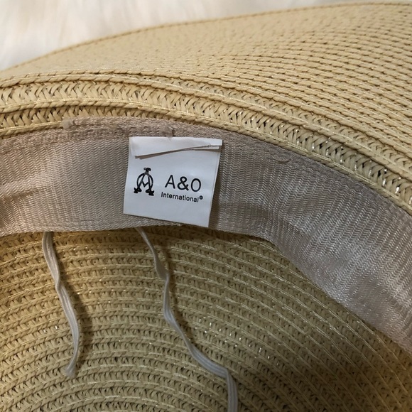 Straw Sequin Patch Beach Hat - Picture 4 of 5